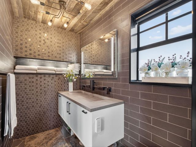 Продажа дома по адресу 535 36th Street - фото 6799583