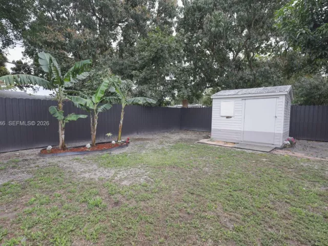 Продажа дома по адресу 2310 W Bunche Park Dr - фото 7504721