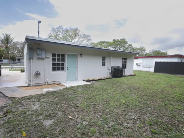 Продажа дома по адресу 2310 W Bunche Park Dr - фото 7504722