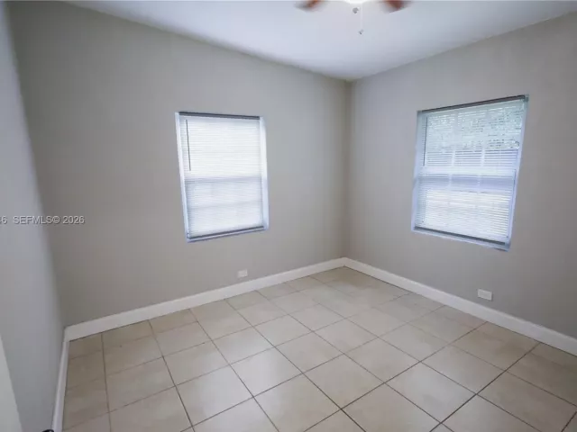 Продажа дома по адресу 2310 W Bunche Park Dr - фото 7504715