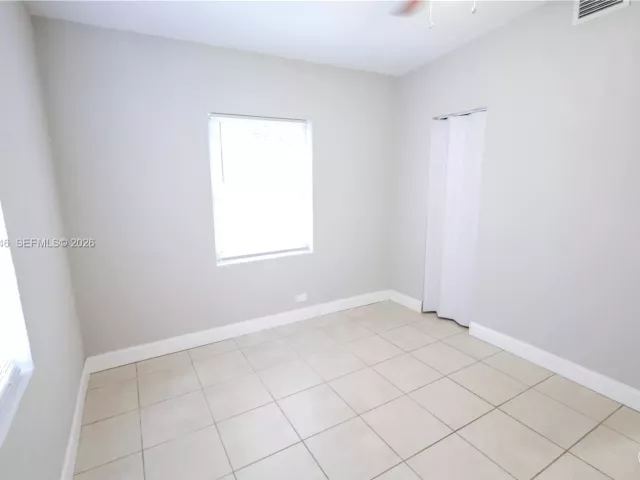 Продажа дома по адресу 2310 W Bunche Park Dr - фото 7504716