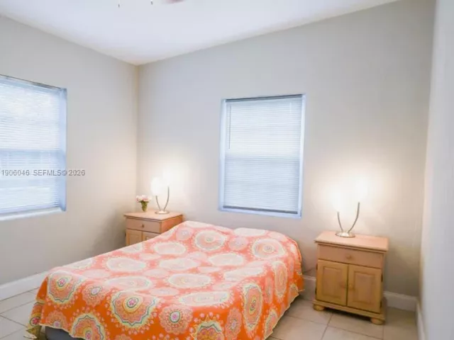 Продажа дома по адресу 2310 W Bunche Park Dr - фото 7504717