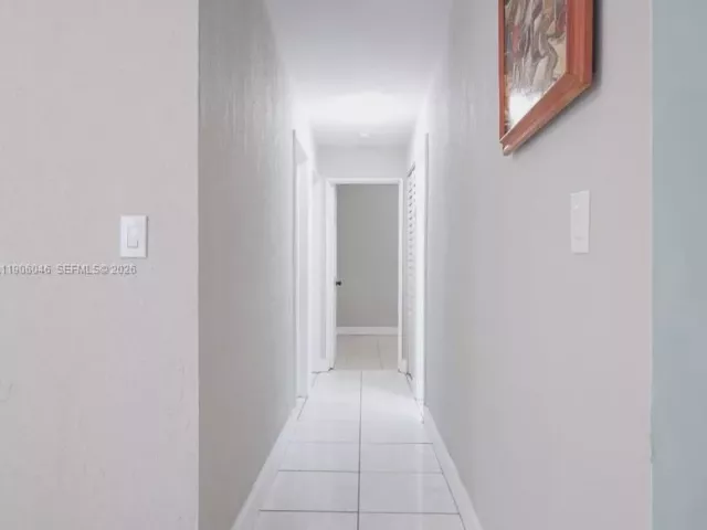 Продажа дома по адресу 2310 W Bunche Park Dr - фото 7504719