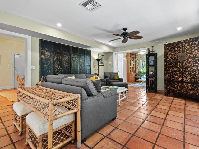 Дом в аренду по адресу 194 Almeria Road - фото 6728180