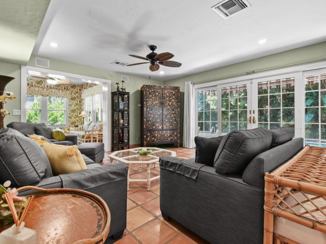 Дом в аренду по адресу 194 Almeria Road - фото 6728182