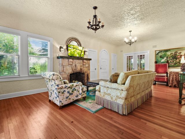 Дом в аренду по адресу 194 Almeria Road - фото 6728191