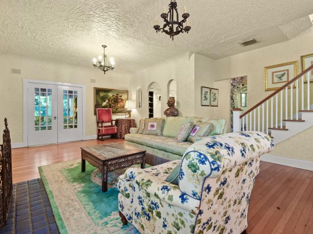 Дом в аренду по адресу 194 Almeria Road - фото 6728192