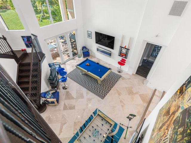 Продажа дома по адресу 7797 Maywood Crest Drive - фото 9433621