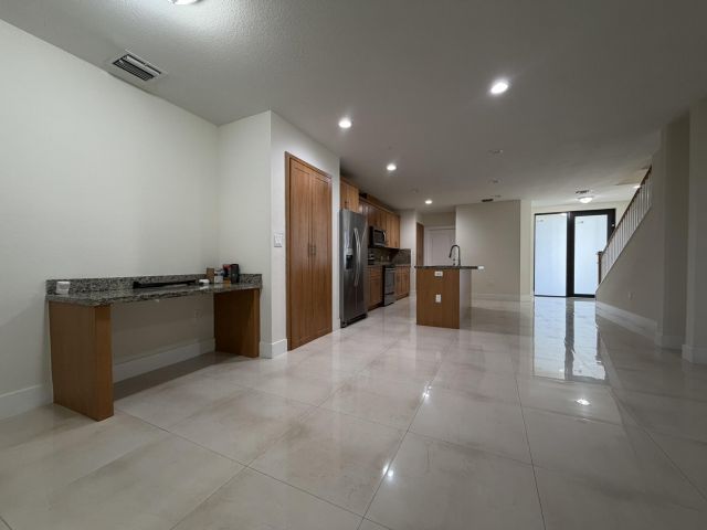 Дом в аренду по адресу 281 Bella Sol Way - фото 6921120