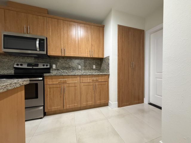 Дом в аренду по адресу 281 Bella Sol Way - фото 6921123