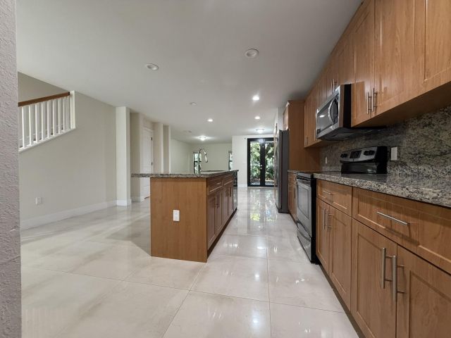 Дом в аренду по адресу 281 Bella Sol Way - фото 6921125