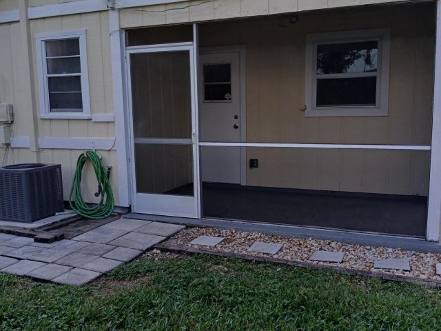 Дом в аренду по адресу 8743 Sol Terrace - фото 6932894