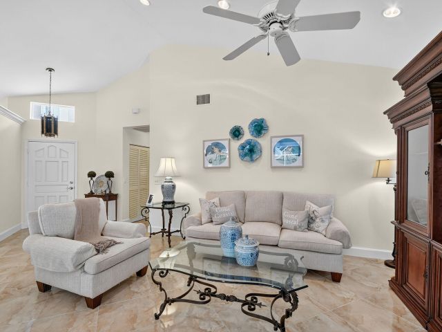 Продажа дома по адресу 9333 Heathridge Drive - фото 6775023