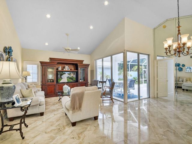 Продажа дома по адресу 9333 Heathridge Drive - фото 6775026