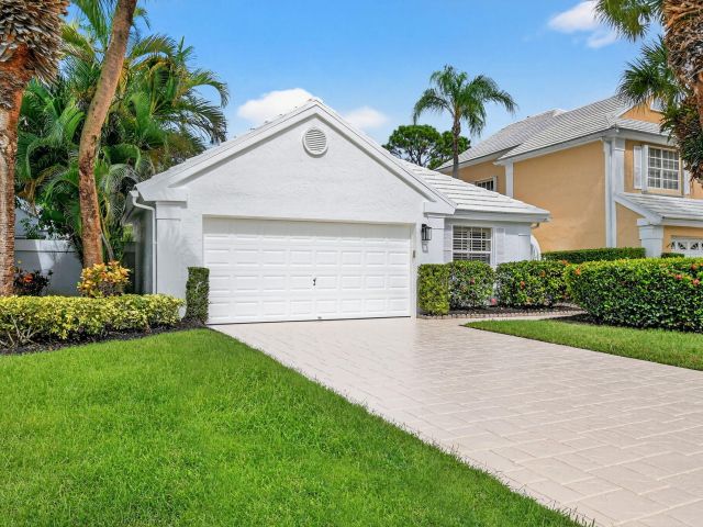 Продажа дома по адресу 9333 Heathridge Drive - фото 6775029