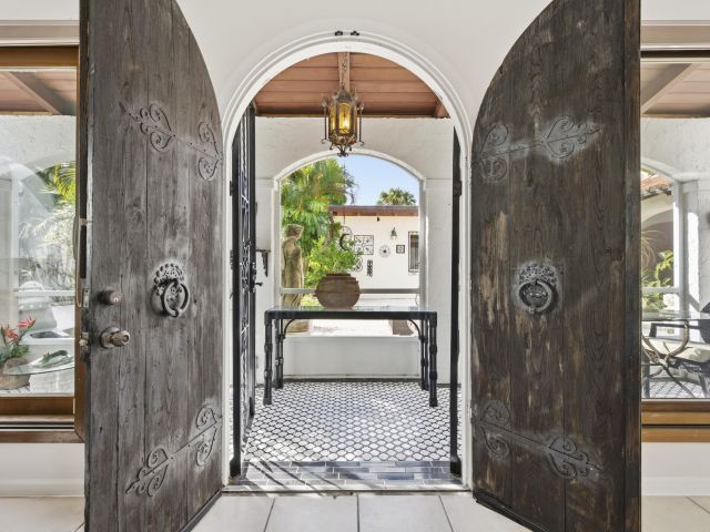 Продажа дома по адресу 281 Granada Road - фото 6728050