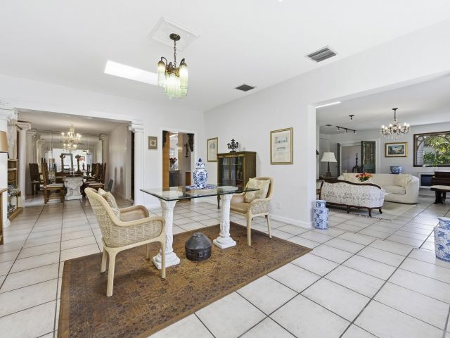 Продажа дома по адресу 281 Granada Road - фото 6728054