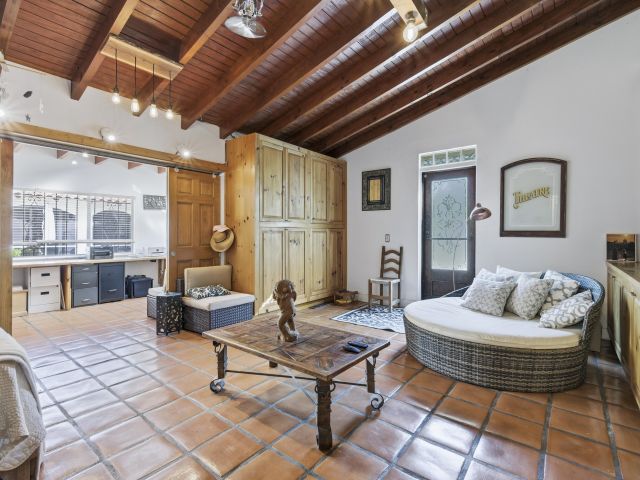 Продажа дома по адресу 281 Granada Road - фото 6728056