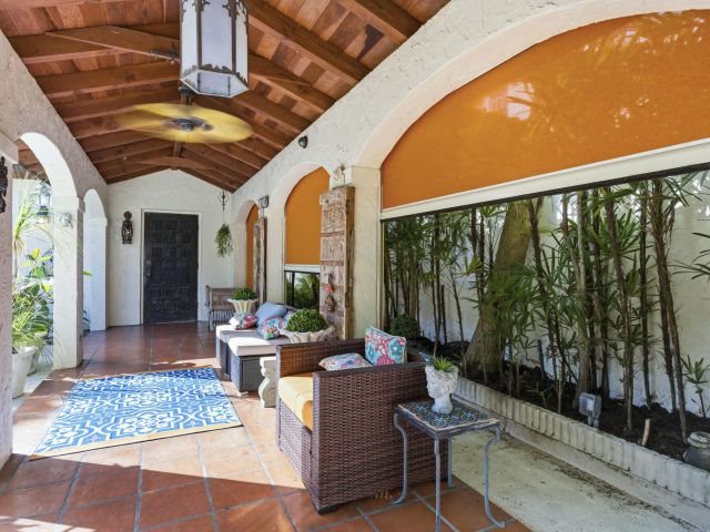 Продажа дома по адресу 281 Granada Road - фото 6728058