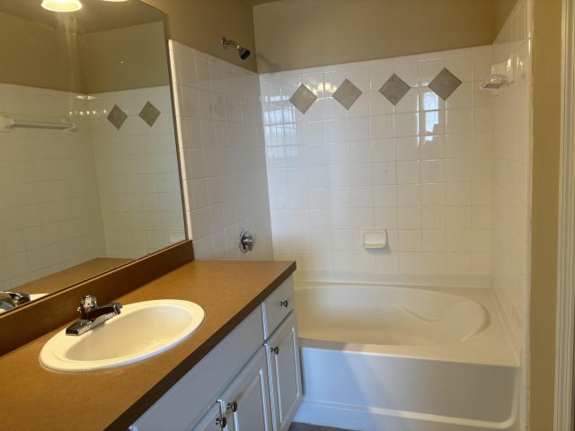 Дом в аренду по адресу 2048 Alta Meadows Lane 2009 - фото 6728125