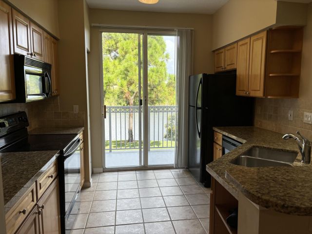 Дом в аренду по адресу 2048 Alta Meadows Lane 2009 - фото 6728134