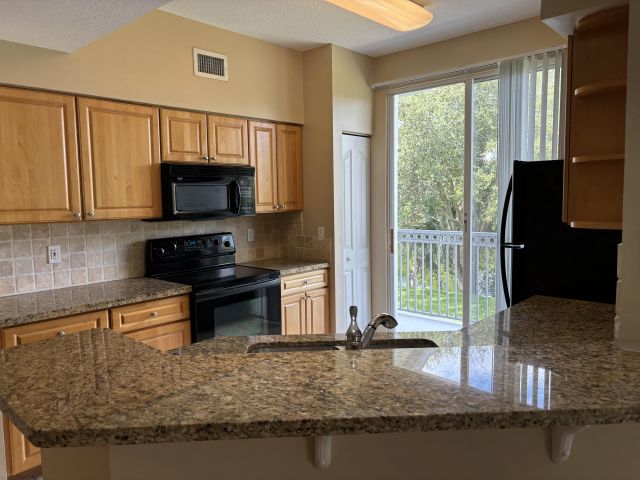 Дом в аренду по адресу 2048 Alta Meadows Lane 2009 - фото 6728137