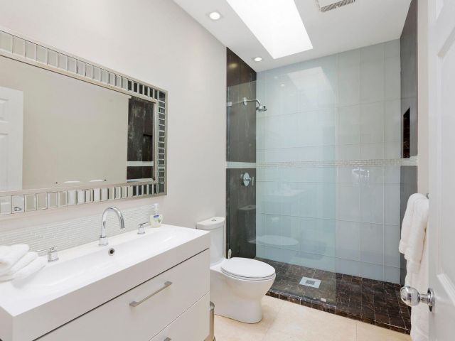 Дом в аренду по адресу 511 Golden Harbour Drive - фото 6749258