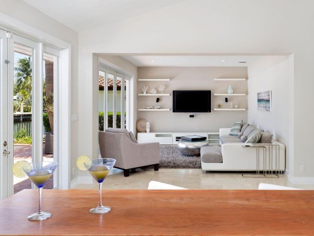 Дом в аренду по адресу 511 Golden Harbour Drive - фото 6749266