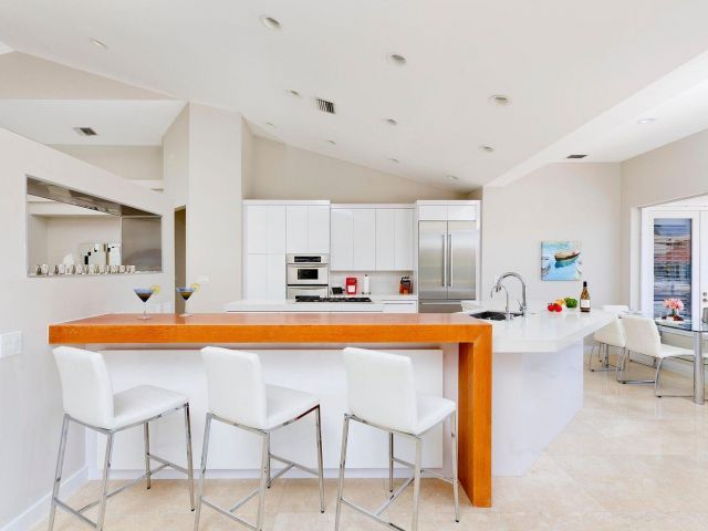 Дом в аренду по адресу 511 Golden Harbour Drive - фото 6749268