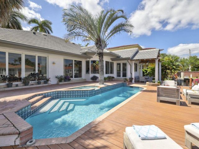 Дом в аренду по адресу 511 Golden Harbour Drive - фото 6749275