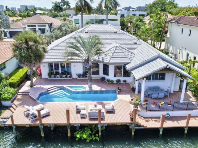 Дом в аренду по адресу 511 Golden Harbour Drive - фото 6749277