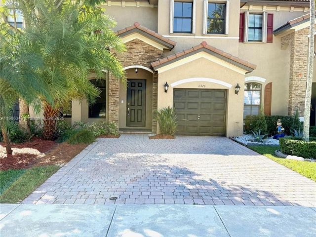 Дом в аренду по адресу 11326 SW 238th St 11326 - фото 7478585