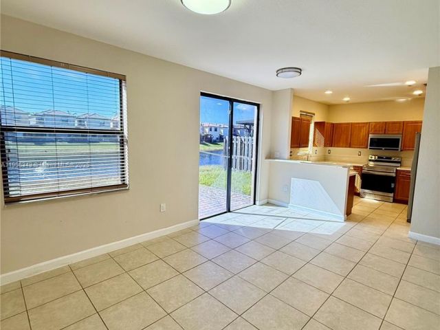 Дом в аренду по адресу 11326 SW 238th St 11326 - фото 7478600