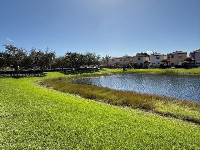 Дом в аренду по адресу 11326 SW 238th St 11326 - фото 7478609