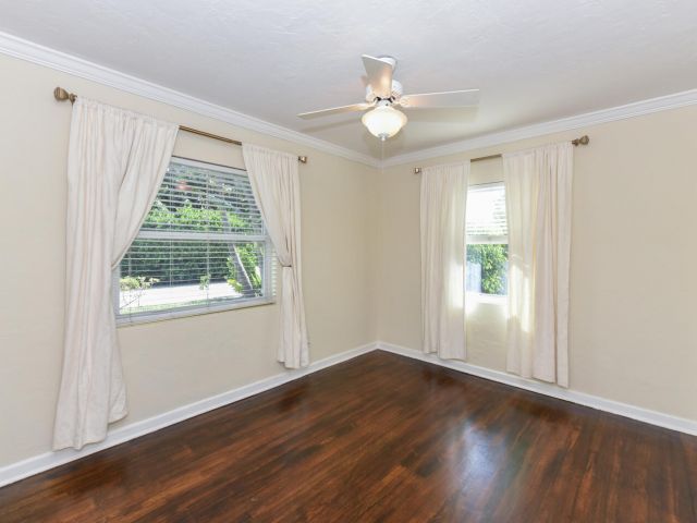 Продажа дома по адресу 340 Russlyn Drive - фото 6728541