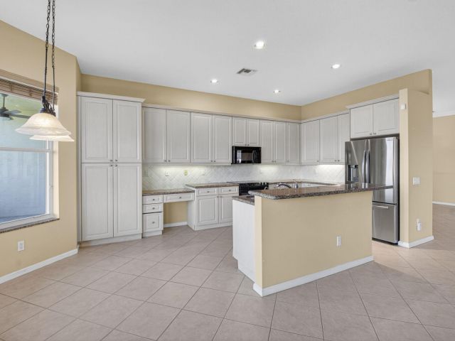 Продажа дома по адресу 7303 Morocca Lake Drive - фото 6764901