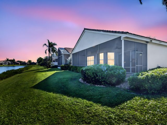 Продажа дома по адресу 7303 Morocca Lake Drive - фото 6764914