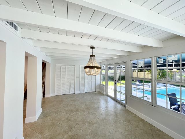 Продажа дома по адресу 360 Alhambra Place - фото 6762810