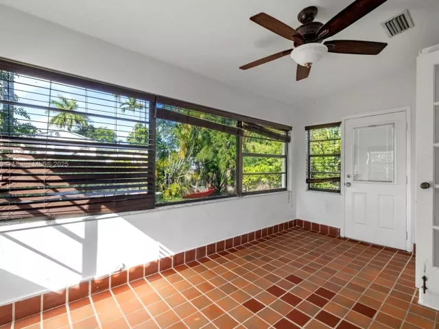 Продажа дома по адресу 8826 Emerson Ave - фото 6729531