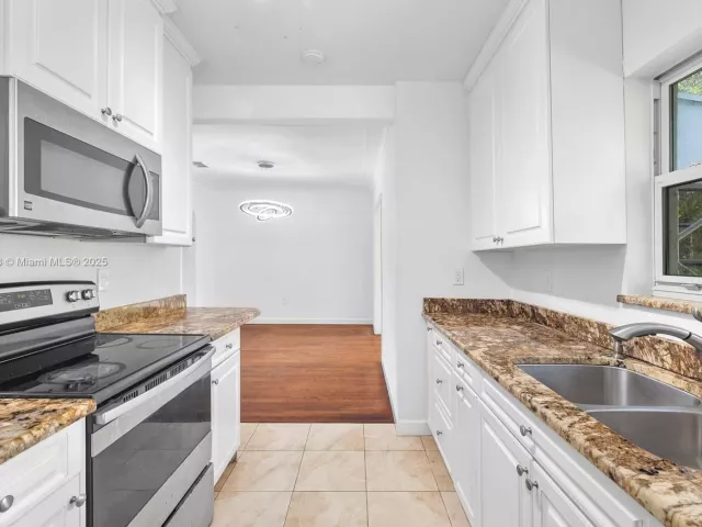 Продажа дома по адресу 8826 Emerson Ave - фото 6729536