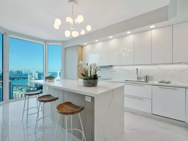 Продажа квартиры #4306 - фото 6729921