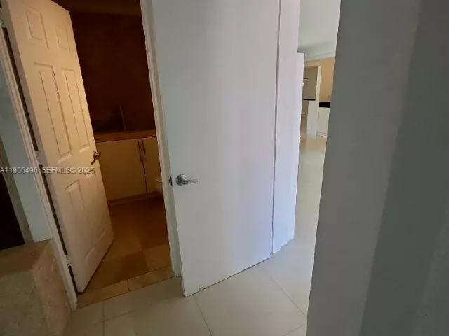 Дом в аренду по адресу 7707 Hawthorne Ave - фото 6729629