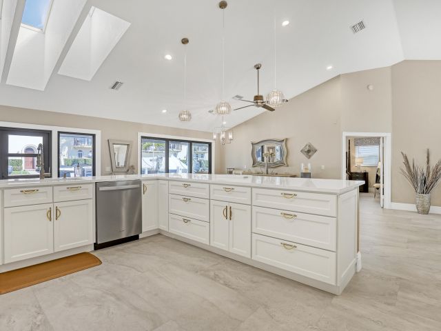 Продажа дома по адресу 815 Bamboo Lane - фото 6764840