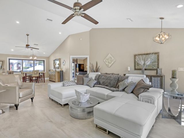 Продажа дома по адресу 815 Bamboo Lane - фото 6764848