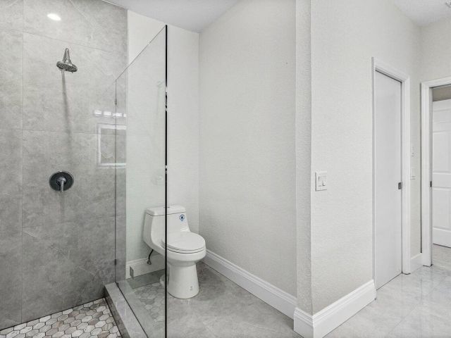 Продажа дома по адресу 755 Saint Albans Drive - фото 6766413