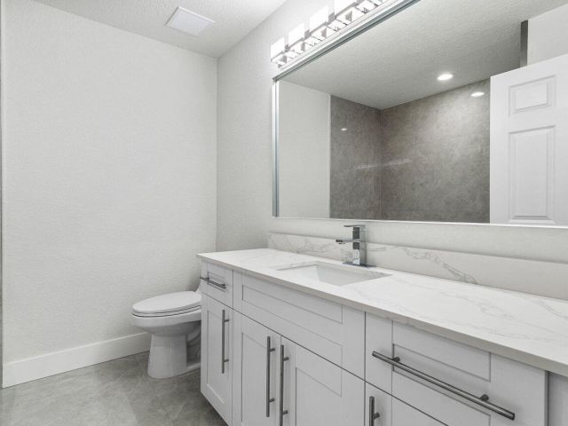 Продажа дома по адресу 755 Saint Albans Drive - фото 6766420