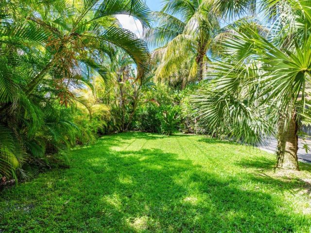 Продажа дома по адресу 755 Saint Albans Drive - фото 6766424