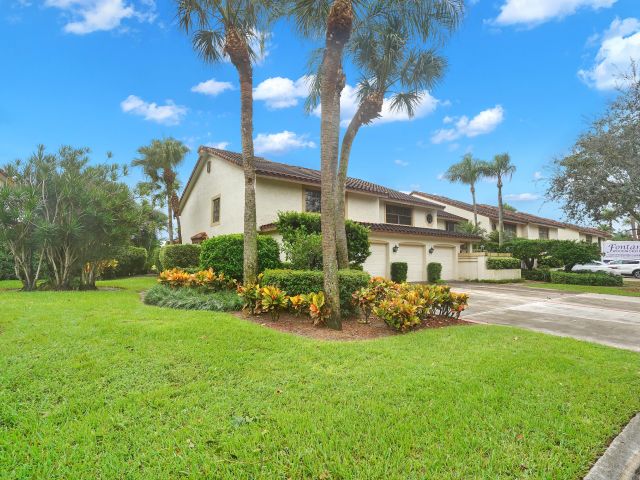 Дом в аренду по адресу 7714 La Mirada Drive - фото 6749234