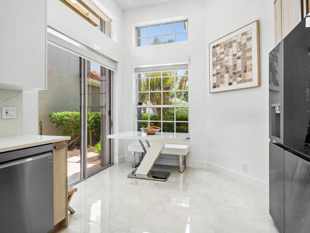 Продажа дома по адресу 6334 NW 24th Street - фото 6749108