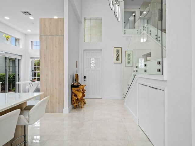 Продажа дома по адресу 6334 NW 24th Street - фото 6749116